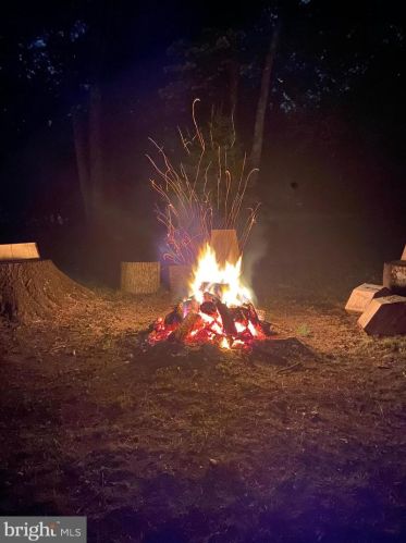 678 Cathcart Rd, Blue Bell PA  19422-1404 exterior