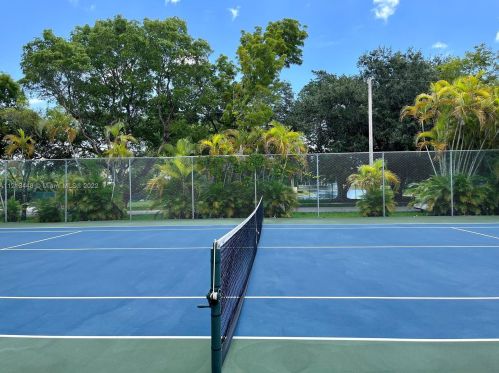 2351 37th Ave, Hollywood FL 33021-3626 exterior