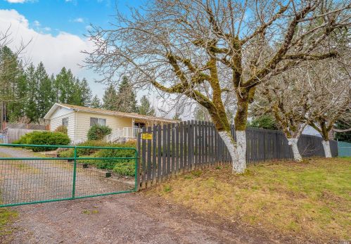 1481 Hill Rd, Willits CA  95490-9723 exterior