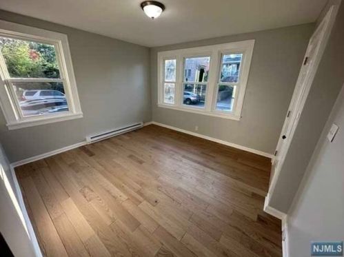 312 Roff Ave, Palisades Park NJ  07650-1722 exterior