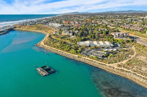 331 Olive Ave, Carlsbad CA 92008-7437 exterior