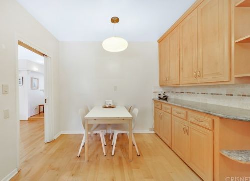 4646 Noble Ave, Van Nuys CA 91403-2013 exterior