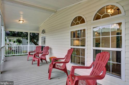 141 Lakeview Ln, Krumsville, PA 19534-9188