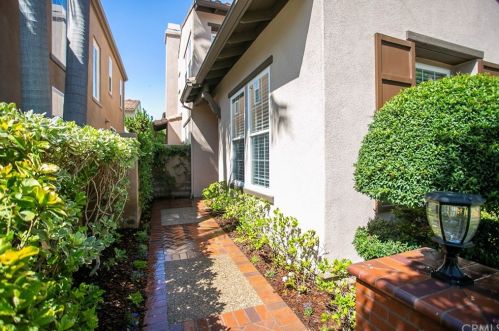 31 Dinuba, Irvine, CA 92602-1051