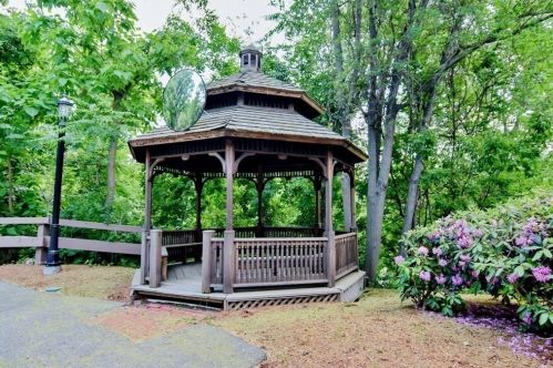 1 Riverview Blvd, Methuen MA 01844-6026 exterior