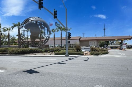 13361 El Dorado Dr, Seal Beach CA  90740-6801 exterior