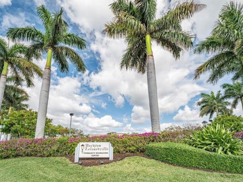 2021 18th Dr, Boynton Beach FL  33426-6417 exterior