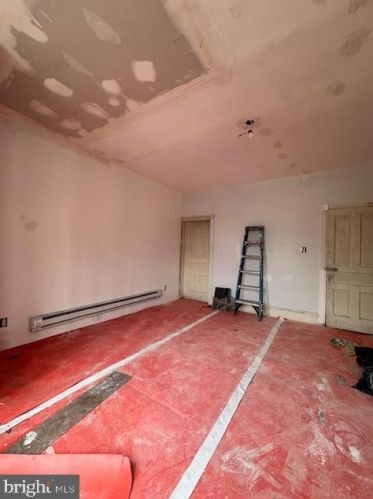 902 Chelten Ave, Philadelphia PA 19138-1714 exterior