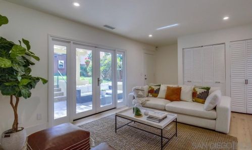 4421 Del Monte Ave, San Diego CA  92107-3607 exterior