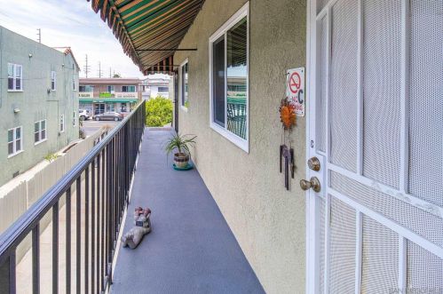 3616 10 St, Long Beach CA  90804-5050 exterior