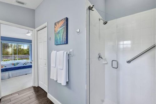 5893 Northridge Dr, Naples FL  34110-2376 exterior