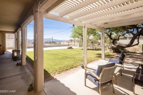 303 Pacific Dr, Lake Havasu City AZ  86406-4463 exterior