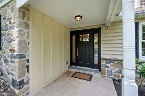 320 Saybrook Rd, Ithan, PA 19085-1718
