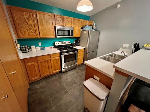 2660 11th Pl, Kenosha, WI 53140-6405