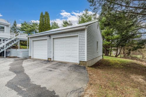 16 Snell Rd, Lee NH  03861-6719 exterior