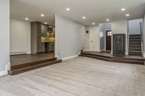 128 Country Club Dr, Florida NY  10921-1555 exterior