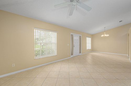 2507 West Blackwell Dr, Fort Pierce, FL 34952-7368