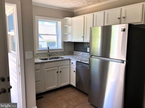 20 Loudoun St, Lovettsville VA  20180-8510 exterior