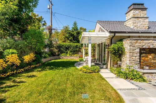 5461 Las Lomas St, Long Beach CA  90815-4138 exterior