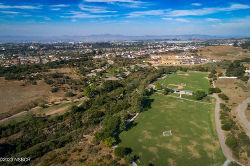 622 Wildflower Dr, Santa Maria CA  93455-6099 exterior