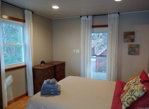 3608 State Route 97, Barryville, NY 12719-5927
