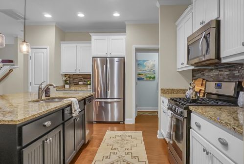 2061 Kings Gate Ln, Mount Pleasant SC  29466-8162 exterior