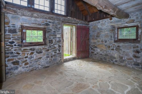 10 Pine Valley Ct, Glen Mills PA  19342-1823 exterior