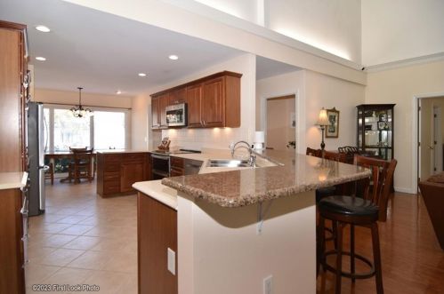 18 Bagy Wrinkle Cv, Warren RI  02885-4115 exterior