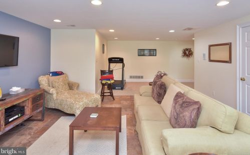 116 Osborne Cir, Kennett Sq PA  19348-1910 exterior