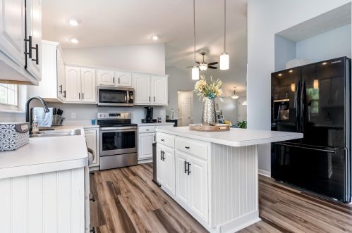 140 Union Ridge Dr, Englewood OH  45322-8774 exterior