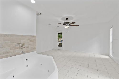 12769 Morris Bridge Rd, Thonotosassa FL  33592-2440 exterior