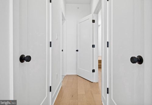 1601 2nd St, Philadelphia PA 19133-0033 exterior