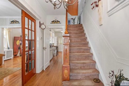 56 Shaler Ave, Fairview NJ  07022-2112 exterior
