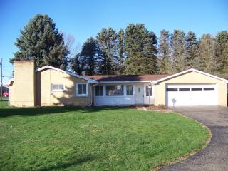 812 Shallow Run St, New Franklin, OH 44657-1141