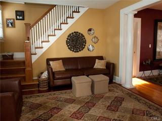 411 Allyndale Dr, Stratford, CT 06614-4306