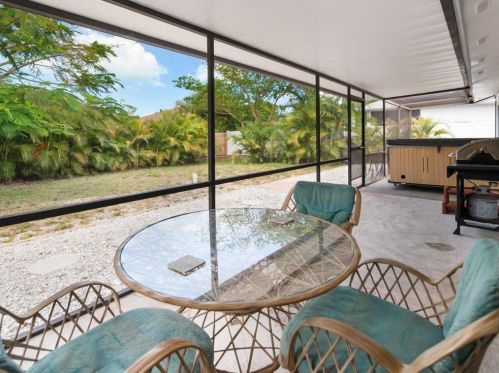 218 Bermuda Rd, Marco Island FL  34145-3969 exterior