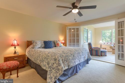 6411 Devonshire Hts Rd, Harrisburg PA 17111-4818 exterior