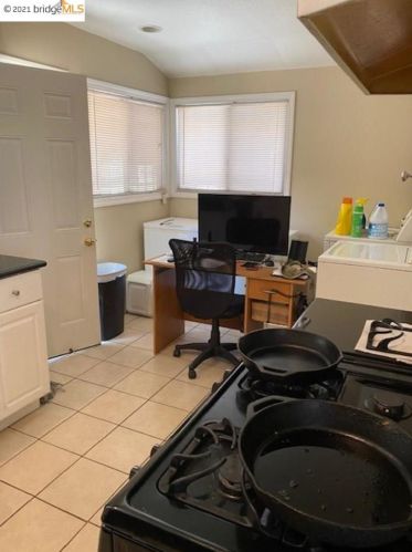 10011 Bernhardt Dr, Oakland CA  94603-2039 exterior