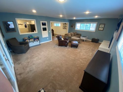 10402 Whirlaway St, Cypress CA  90630-4466 exterior