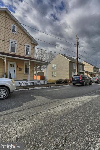 423 Market St, Highspire PA  17034-1416 exterior
