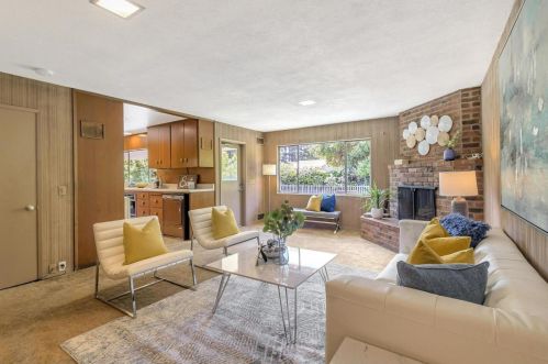 1558 Edgewood Dr, Palo Alto CA  94303-2819 exterior