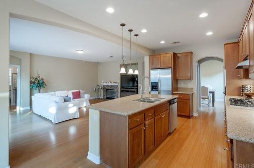 1694 Crossroads St, Chula Vista CA 91915-2431 exterior