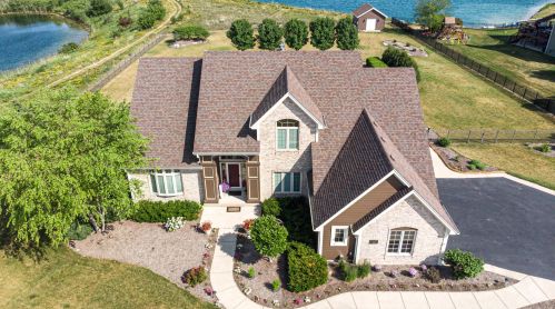 6247 Alex Turn, Caledonia, WI 53108-9554