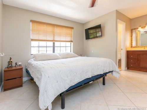 11663 11th St, Hollywood FL  33026-3838 exterior