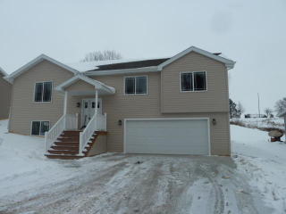 1306 7th Ave, Jamestown, ND 58401-5156