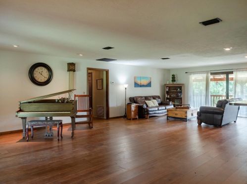 6737 180th Avenue Rd, Ocklawaha FL  32179-7002 exterior