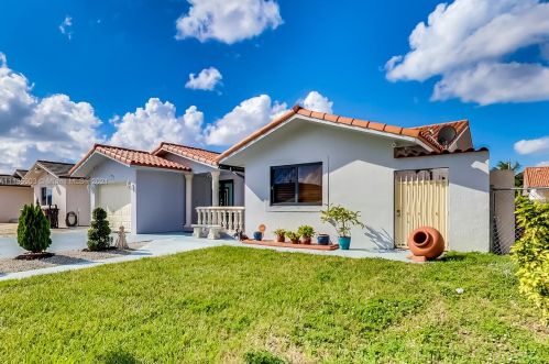 7534 5th Ct, Hialeah FL  33014-4921 exterior