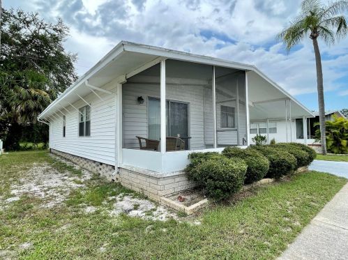 34202 Canal Dr, Pinellas Park FL  33781-2613 exterior