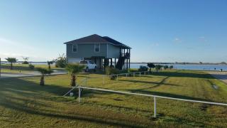 1322 Bayshore Dr, Palacios, TX 77465-9222