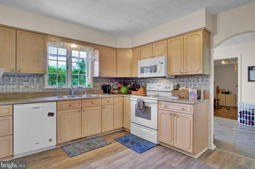 11 Thrush Dr, Carlisle PA  17015-7653 exterior